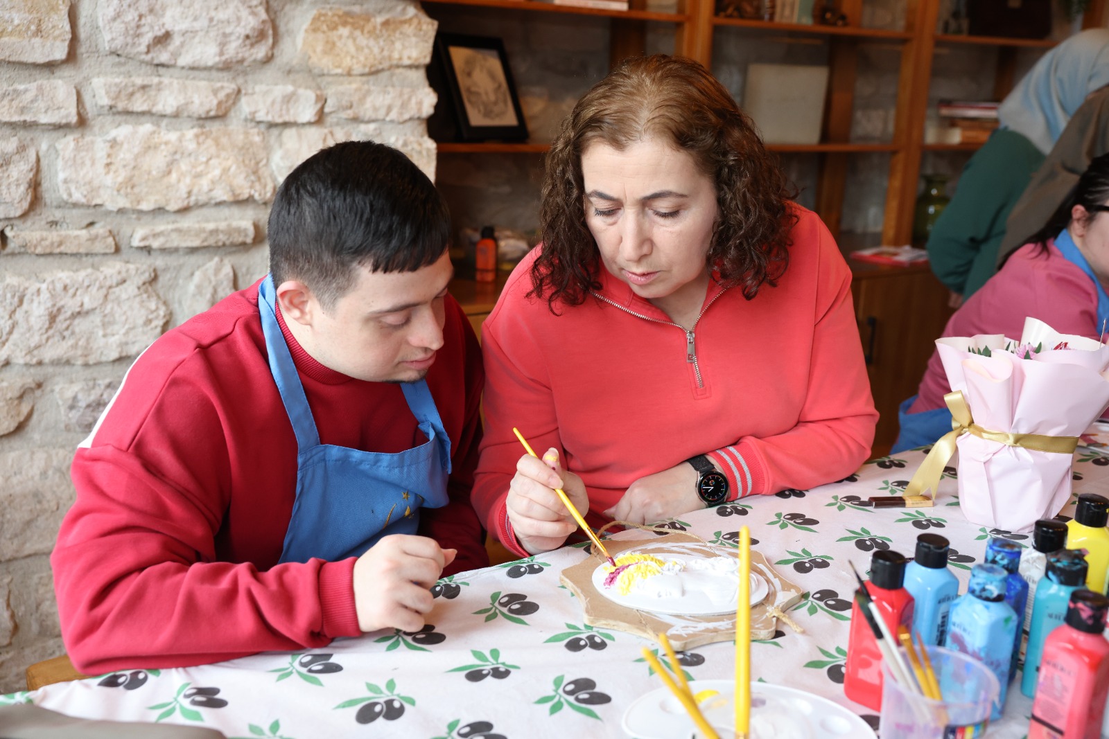 GLÜTENSİZ MENÜLÜ SANAT KAFE BÖLGEYE DE HİTAP EDİYOR