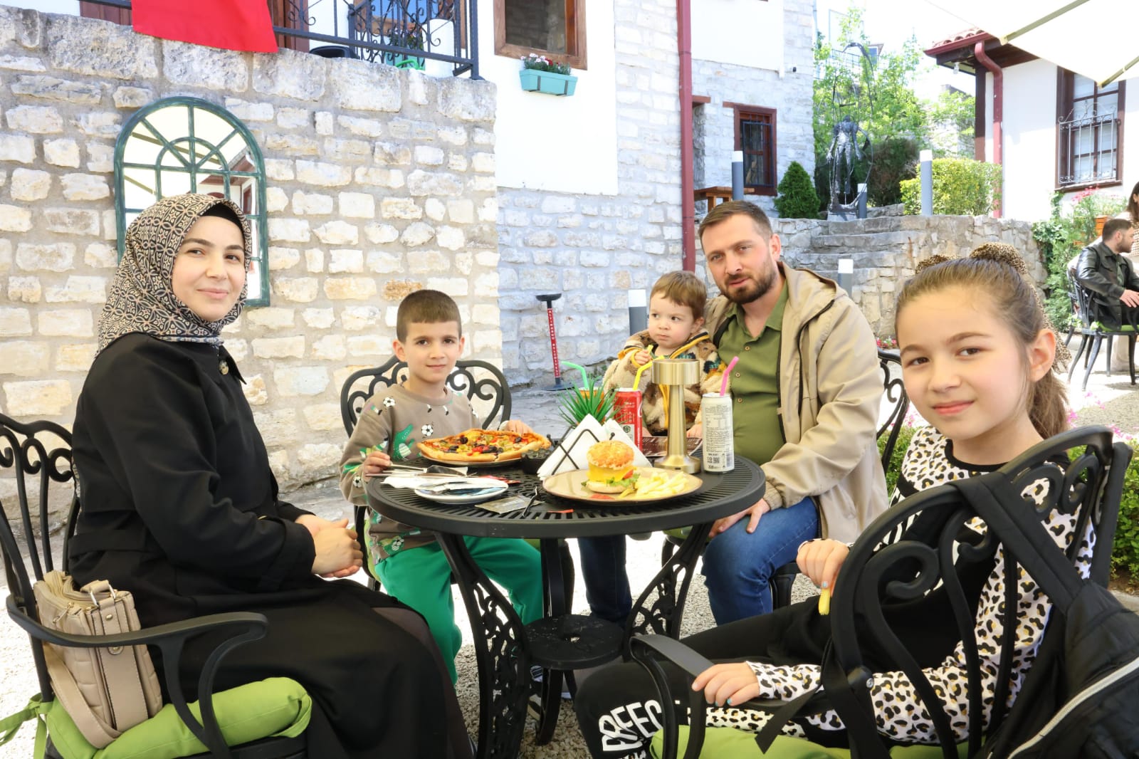 GLÜTENSİZ MENÜLÜ SANAT KAFE BÖLGEYE DE HİTAP EDİYOR