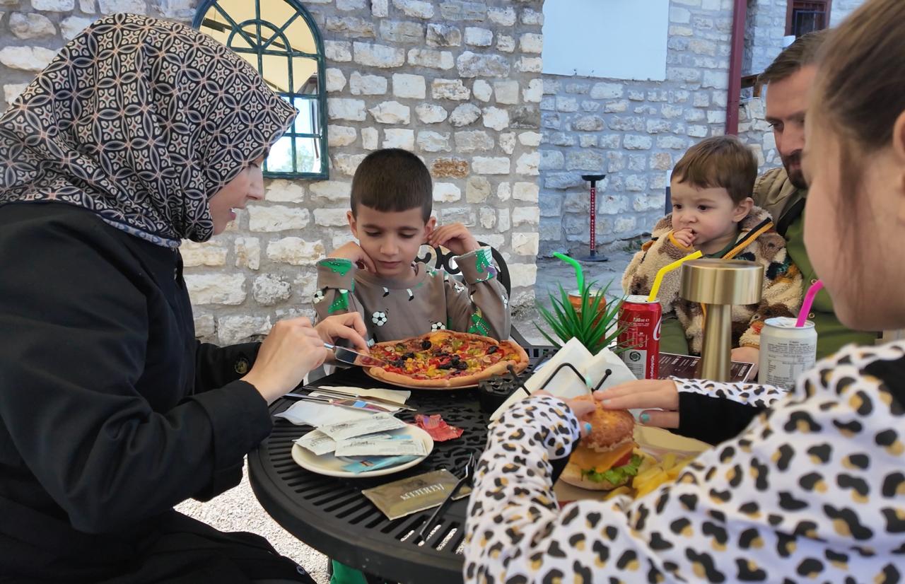 GLÜTENSİZ MENÜLÜ SANAT KAFE BÖLGEYE DE HİTAP EDİYOR