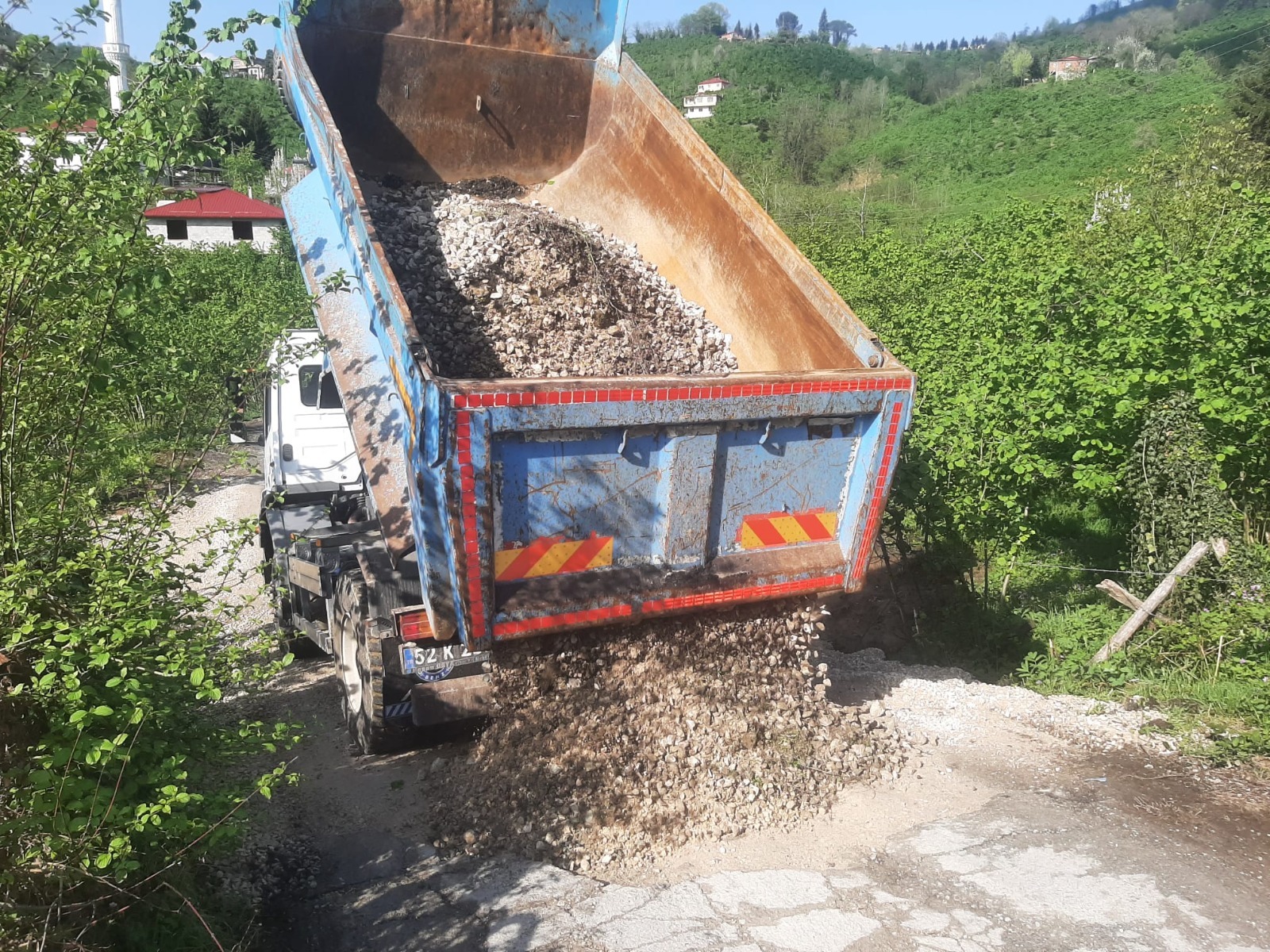 ALTINORDU BELEDİYESİ KIRSALDA SORUNLARI ORTADAN KALDIRIYOR