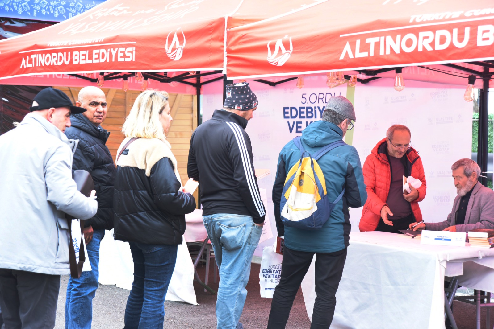 EDEBİYAT VE KİTAP GÜNLERİ’NİN İKİNCİ GÜNÜ DE DOPDOLU ETKİNLİKLERLE GEÇTİ