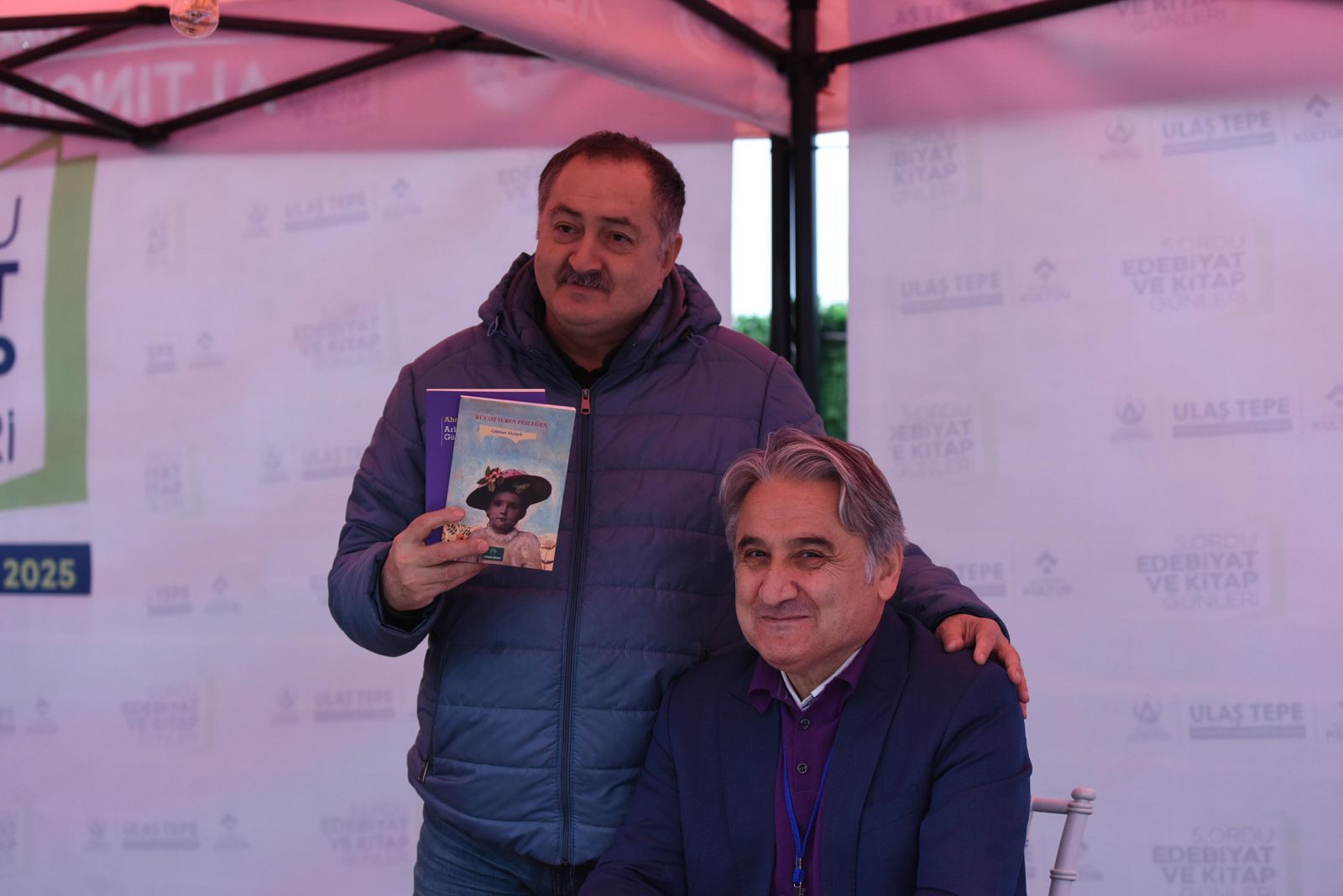 EDEBİYAT VE KİTAP GÜNLERİ’NİN İKİNCİ GÜNÜ DE DOPDOLU ETKİNLİKLERLE GEÇTİ