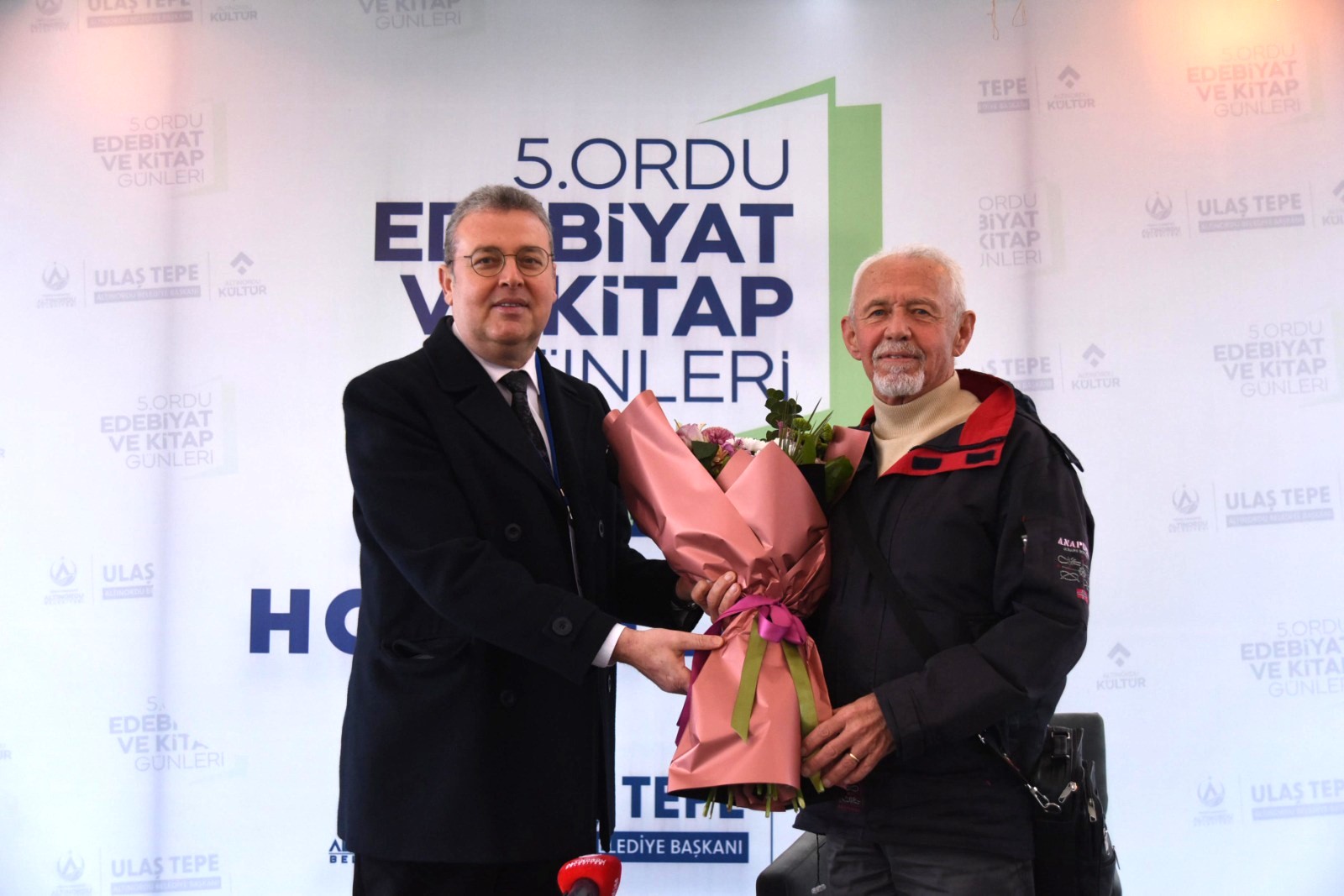 EDEBİYAT VE KİTAP GÜNLERİ’NİN İKİNCİ GÜNÜ DE DOPDOLU ETKİNLİKLERLE GEÇTİ
