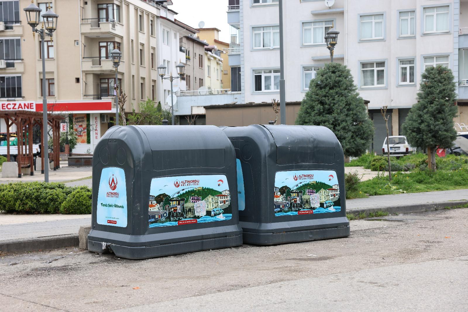 ÇÖP KONTEYNERLERİ HİJYENİK VE ESTETİK BİR GÖRÜNÜME KAVUŞTU