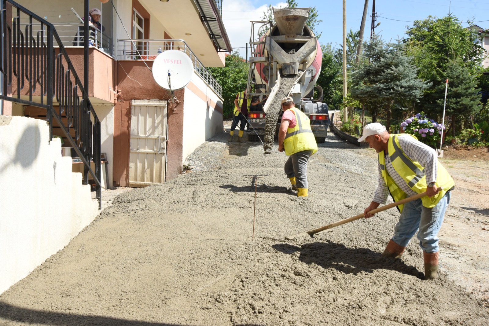 BAŞKAN TEPE, ENGELLİ VATANDAŞIN YOL HASRETİNİ SONA ERDİRDİ