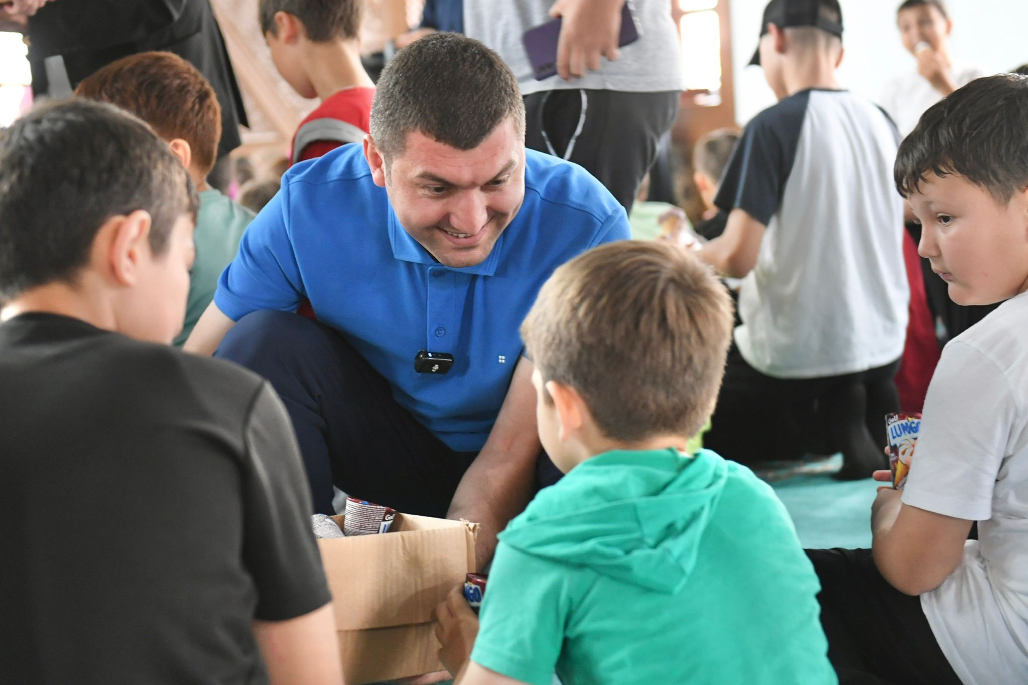 BAŞKAN TEPE’DEN KUR’AN KURSU ÖĞRENCİLERİNE TATLI SÜRPRİZ